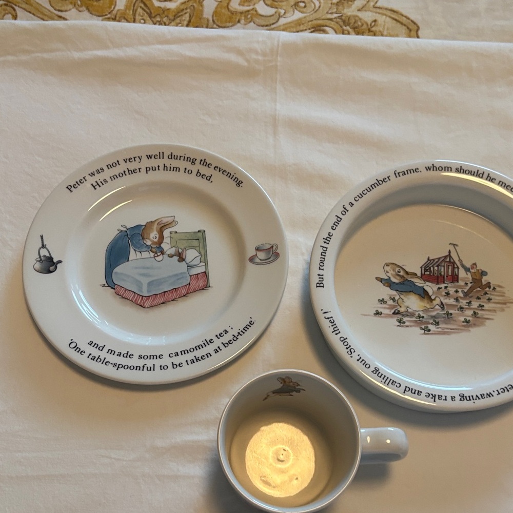 The sweetest Wedgewood Peter Rabbit Set Children's Storytime Dinnerware Set